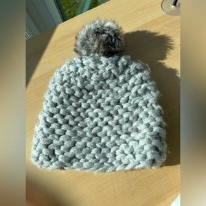 Love & Lore gray toque, hat, beanie (368)
